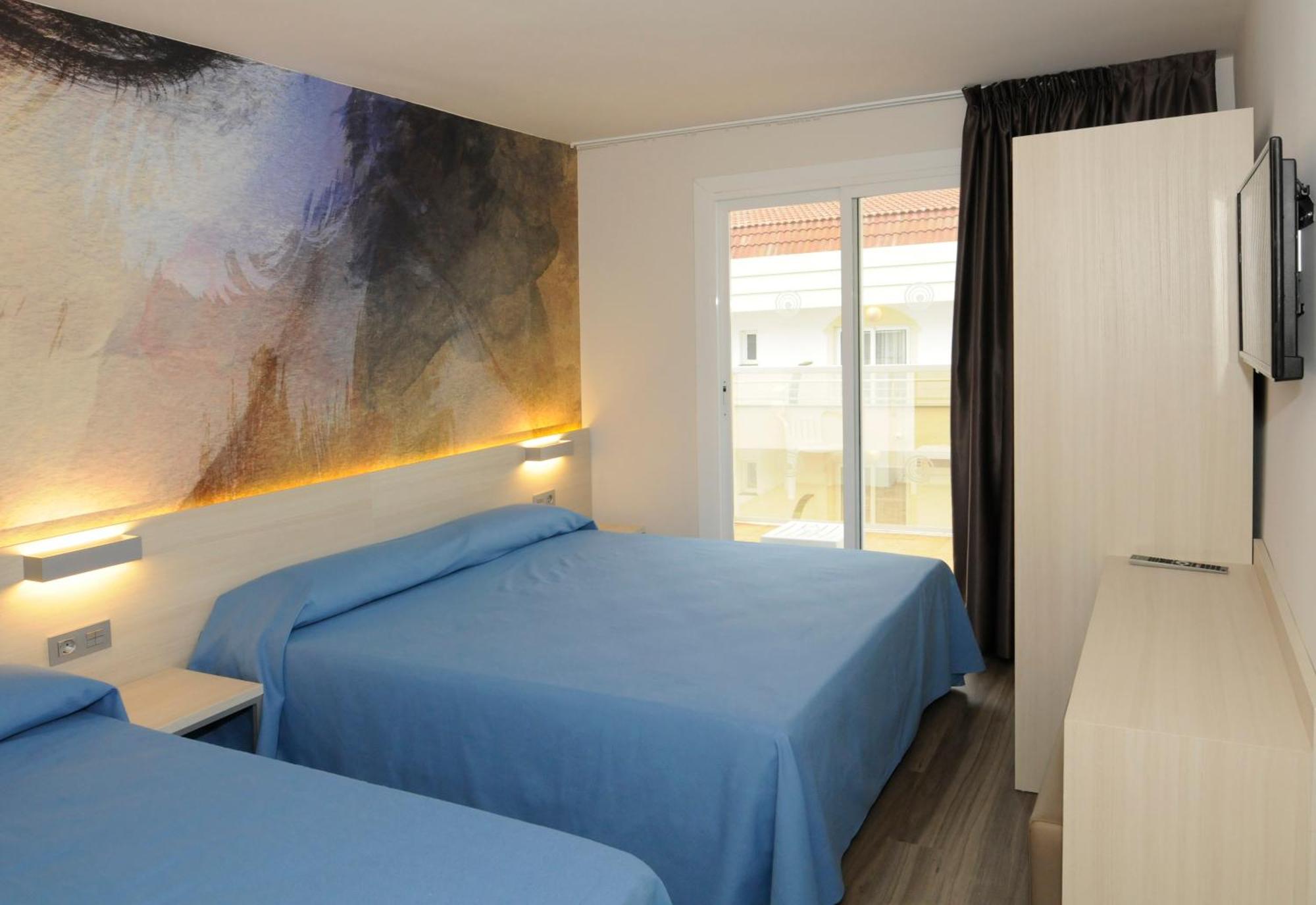 Double or Twin Room Private Bathroom